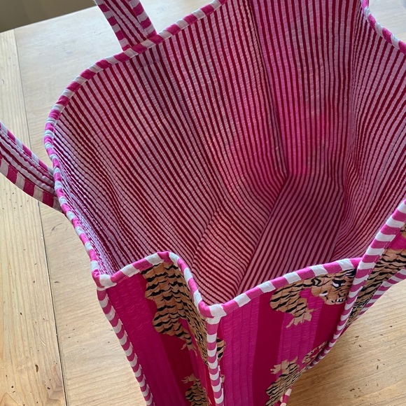 Pink Quilted Tiger Print Tote Bag - Picture 3 of 7